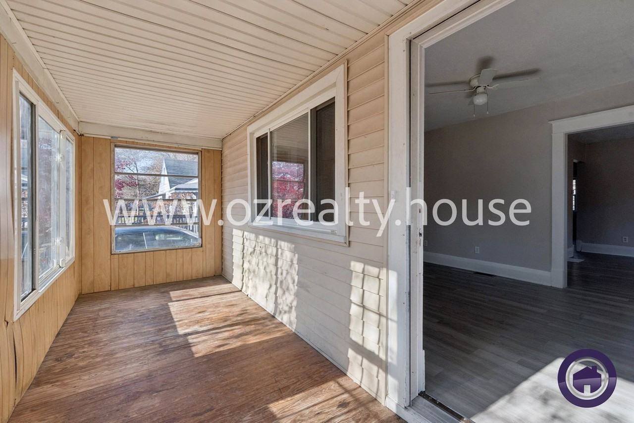 1214 Slater St - Photo 4 of 18