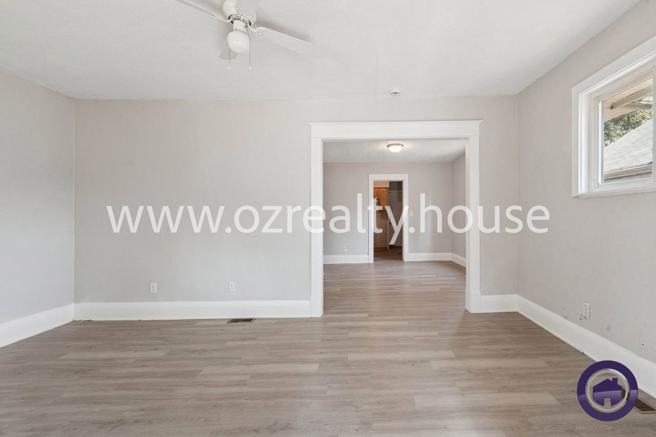 1214 Slater St - Photo 6 of 18
