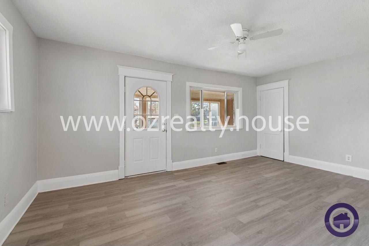 1214 Slater St - Photo 7 of 18