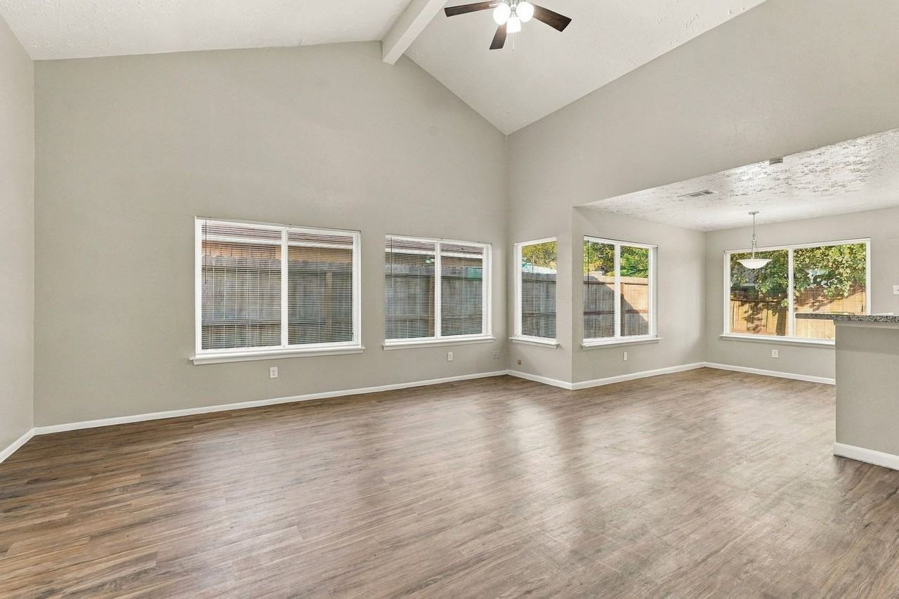 23927 Tayloe House Ln - Photo 4 of 25