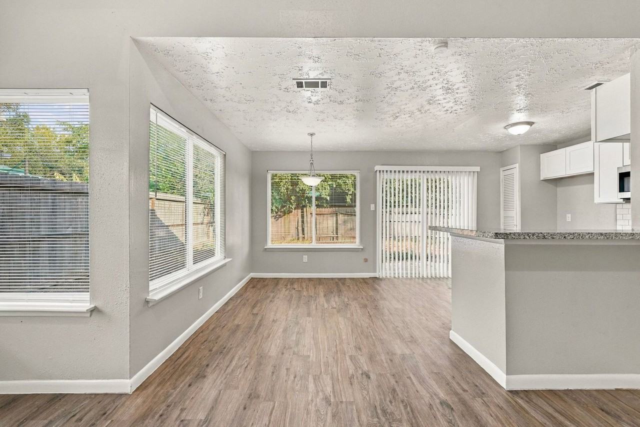 23927 Tayloe House Ln - Photo 7 of 25