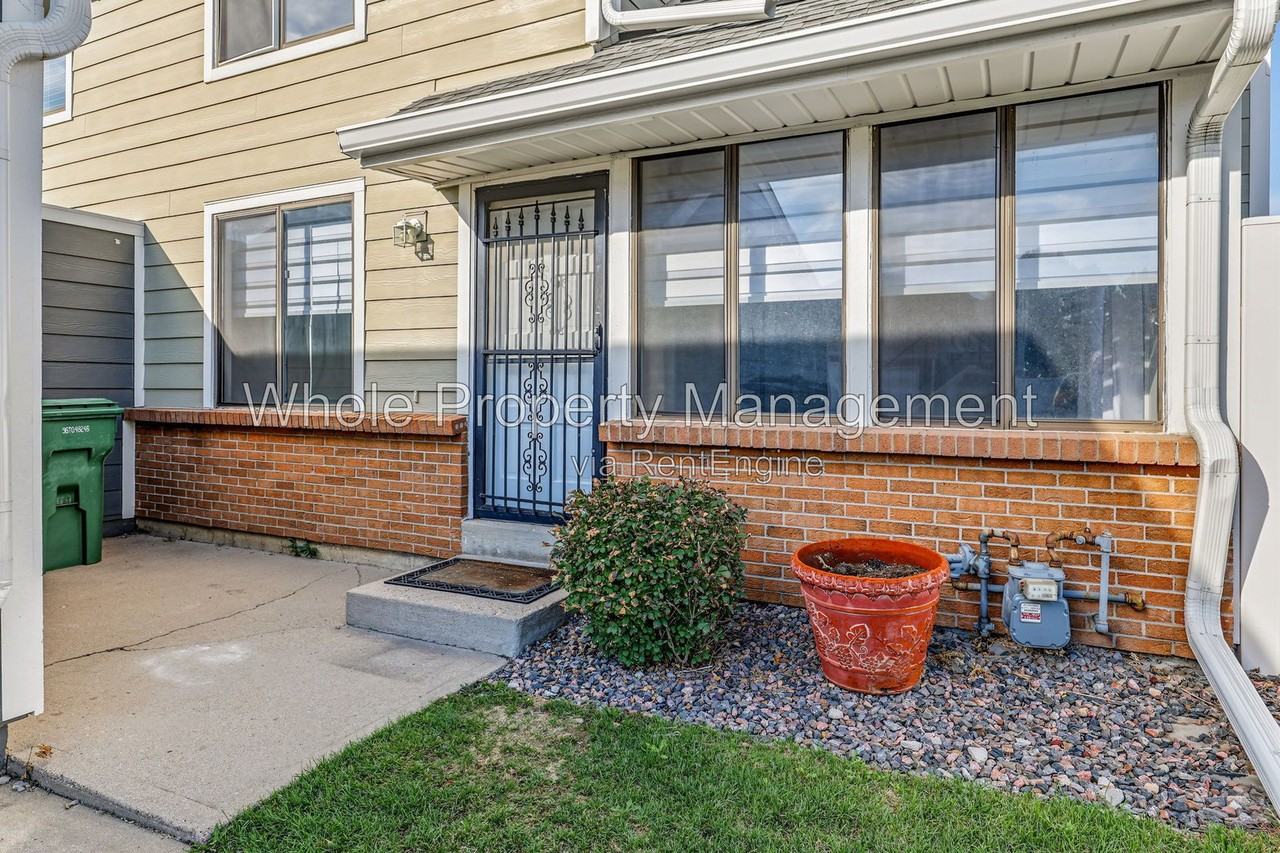 11923 Monroe St - Photo 2 of 23