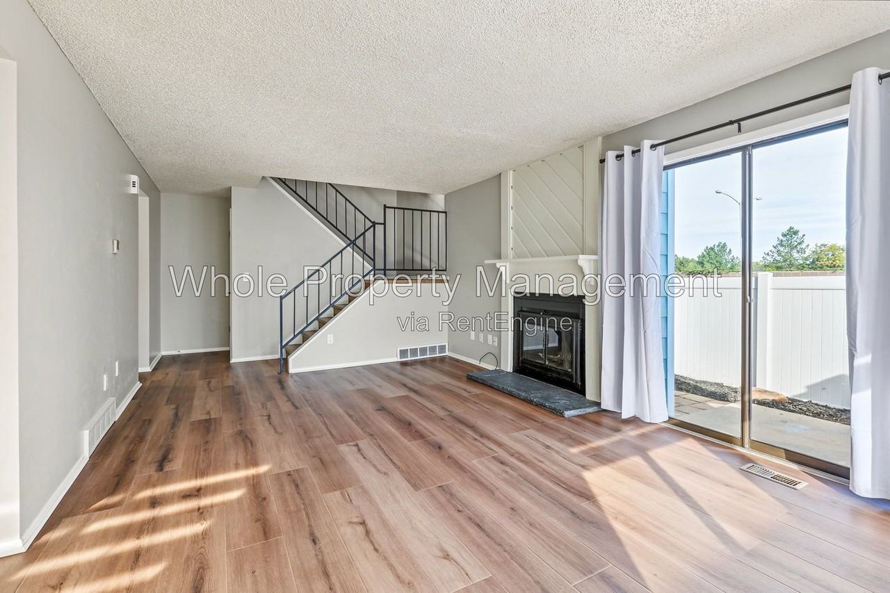 11923 Monroe St - Photo 3 of 23