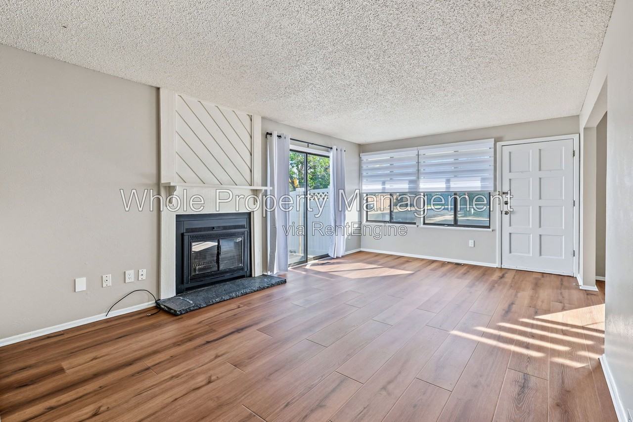 11923 Monroe St - Photo 4 of 23