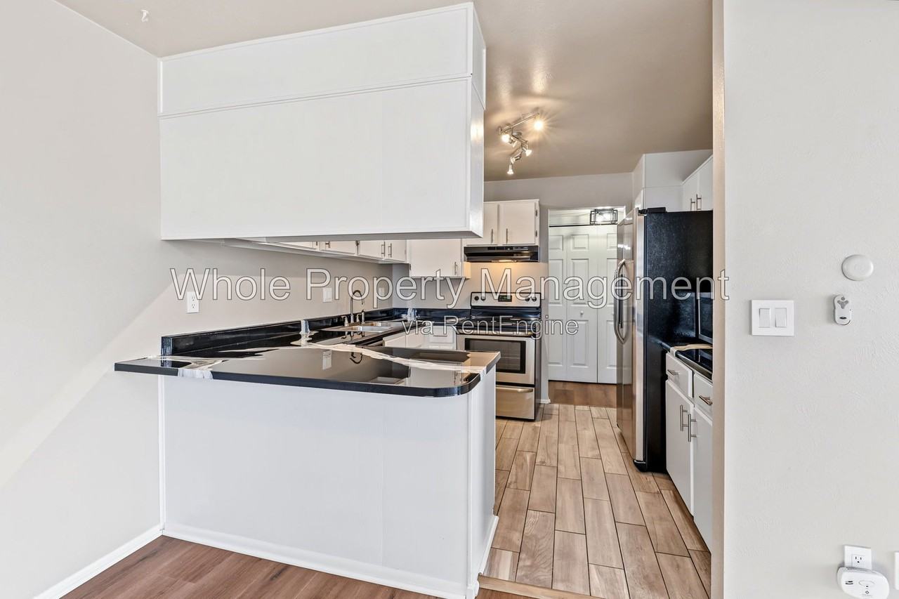11923 Monroe St - Photo 6 of 23