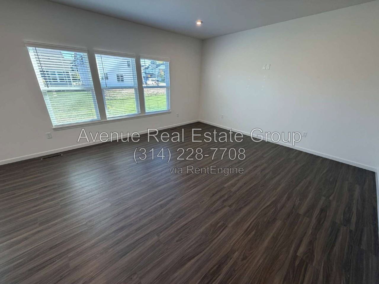 126 Cardow Dr - Photo 4 of 19