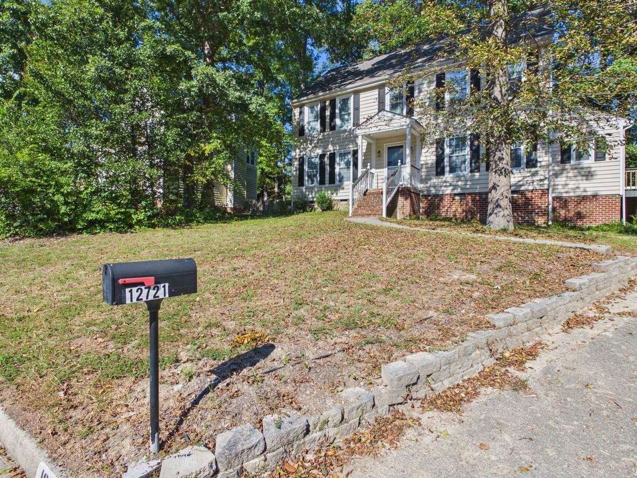 12721 Stonebriar Ln - Photo 2 of 50