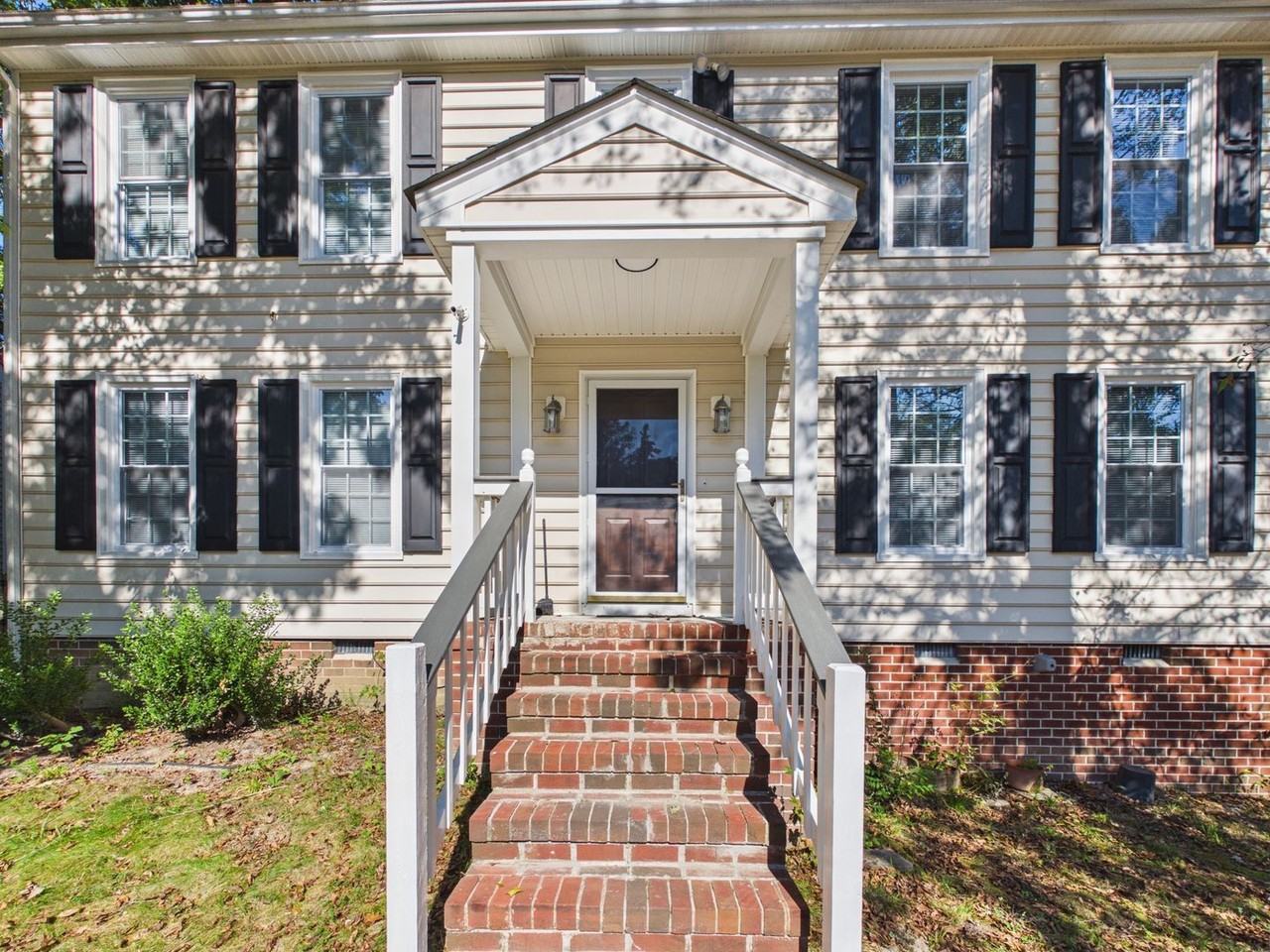 12721 Stonebriar Ln - Photo 4 of 50