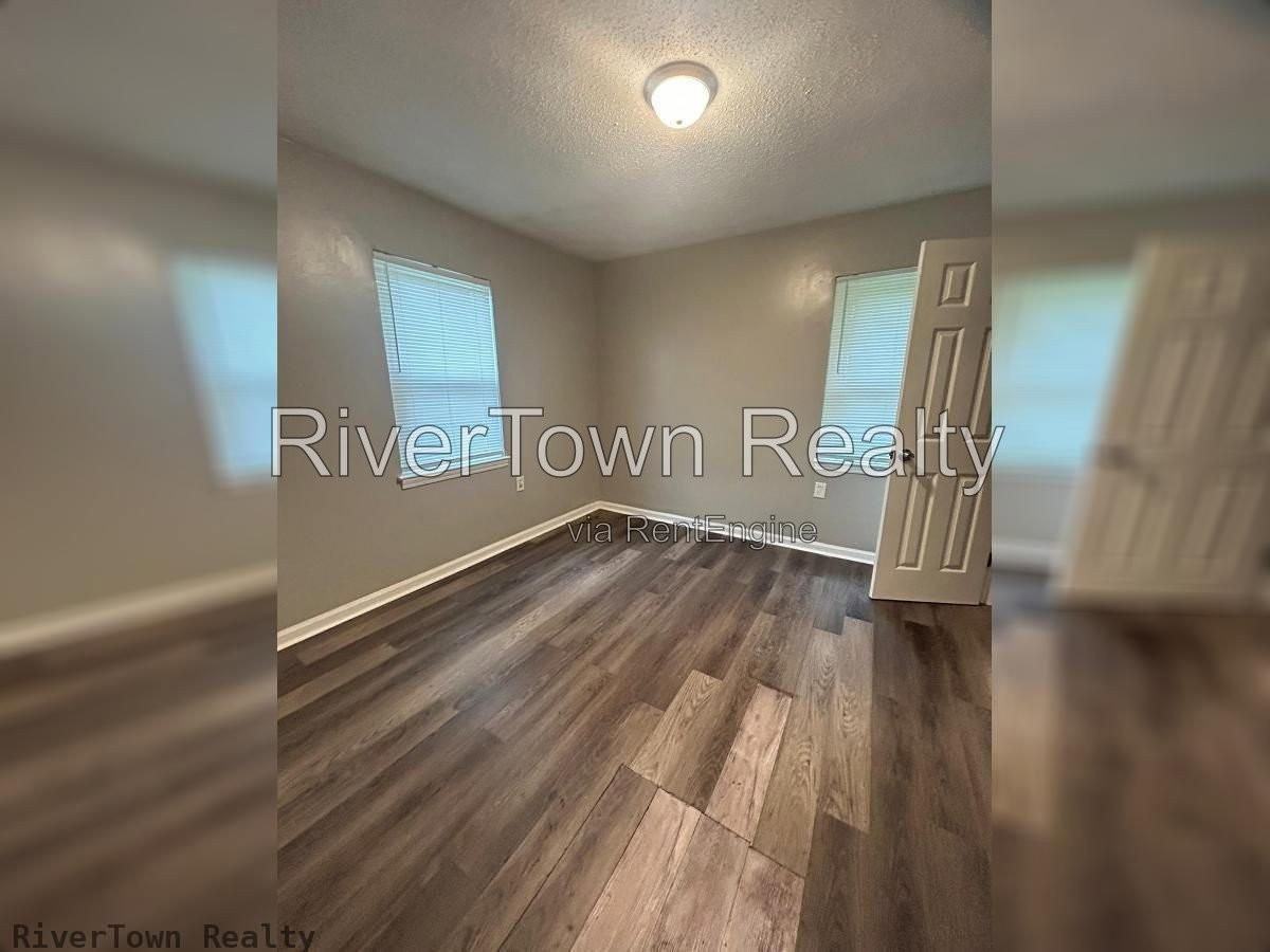 3020 Sinclair St - Photo 2 of 11
