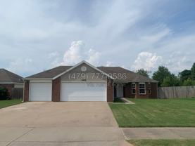 3302 Sw Elm Manor Ave - Photo 1 of 1