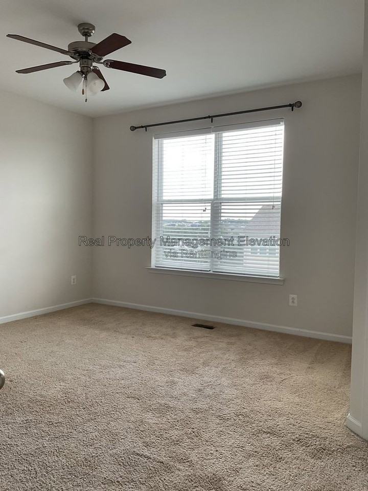 111 Kingsley Dr - Photo 6 of 14