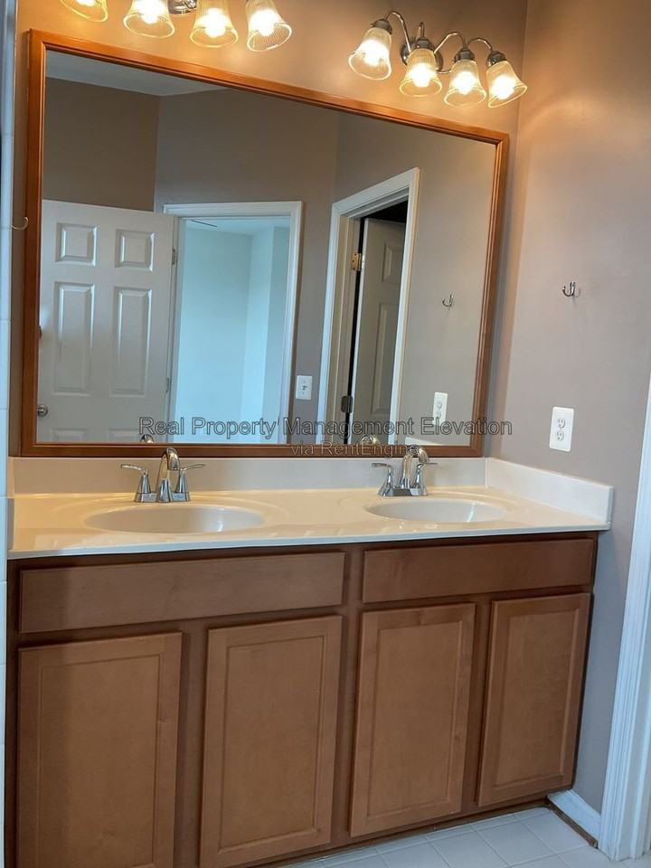 111 Kingsley Dr - Photo 7 of 14