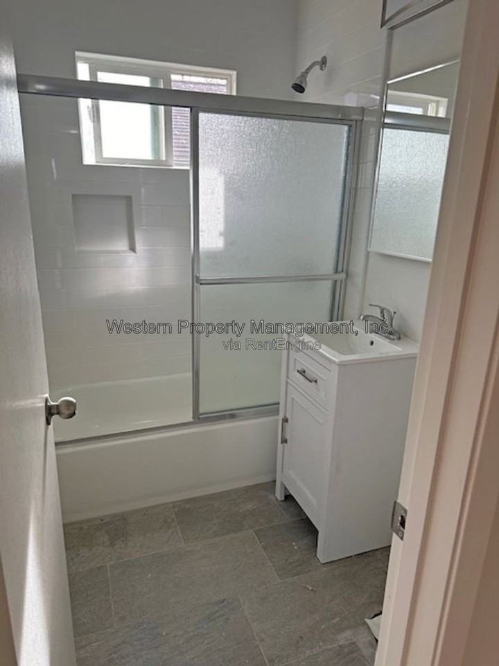615 Gilroy Dr #1 - Photo 5 of 9