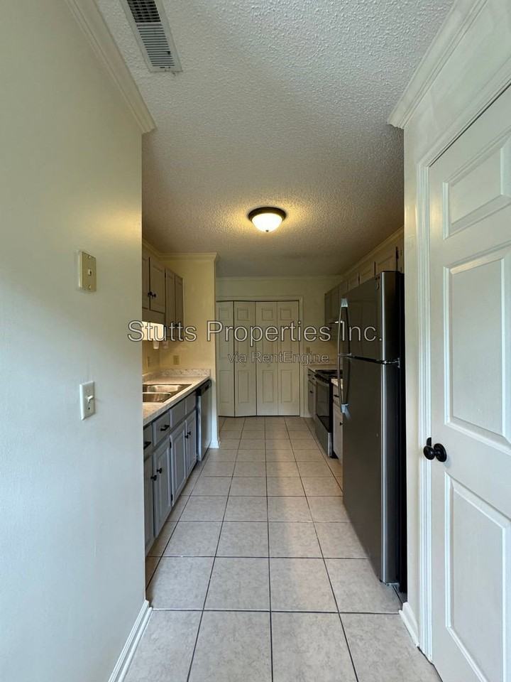2424 Roberts Ln #M116 - Photo 3 of 13