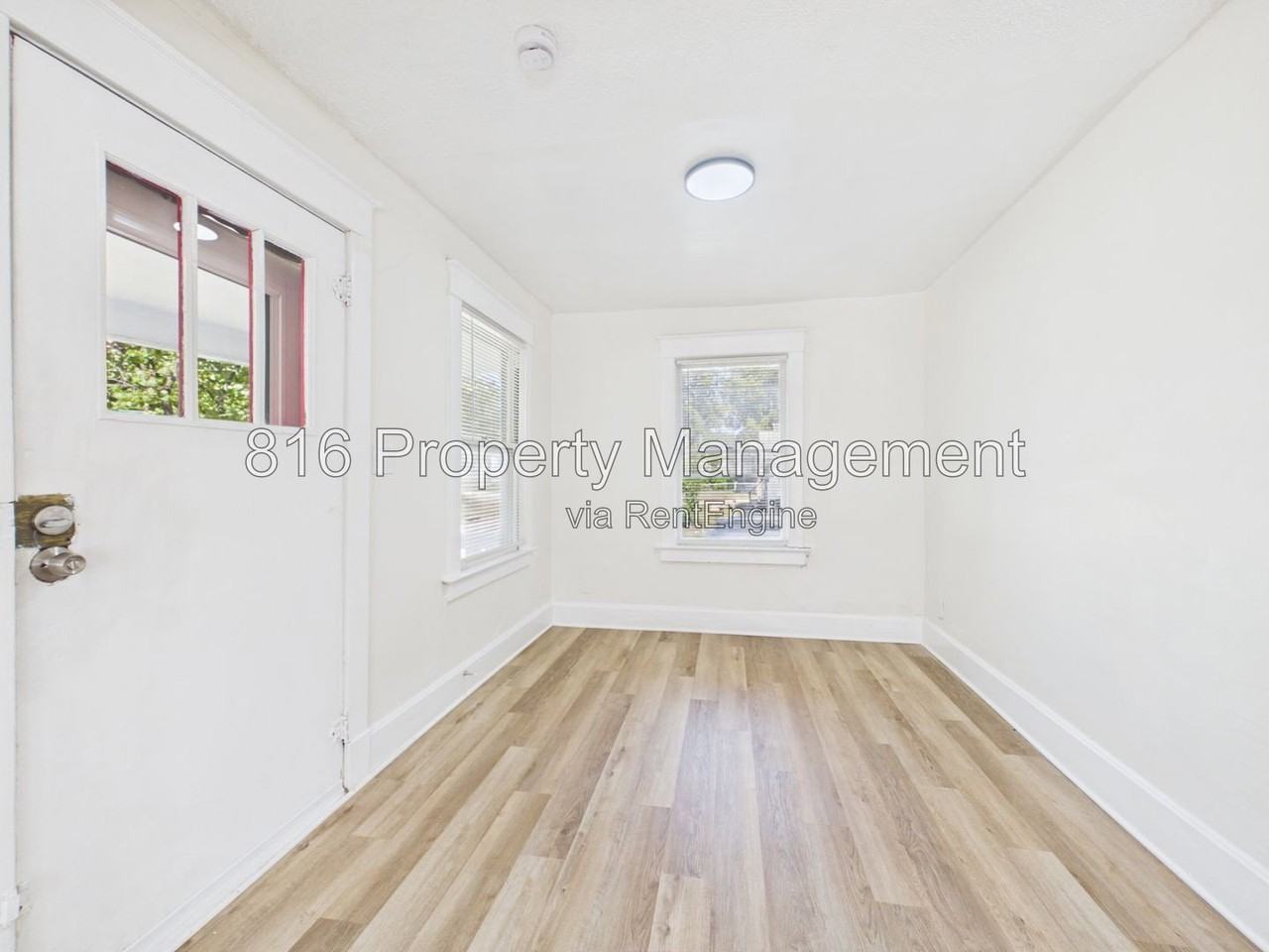 5901 Wabash Ave - Photo 5 of 18