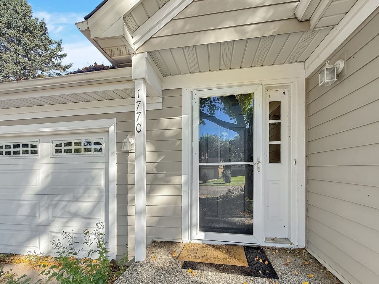 1770 Pheasant Cir - Photo 3 of 29