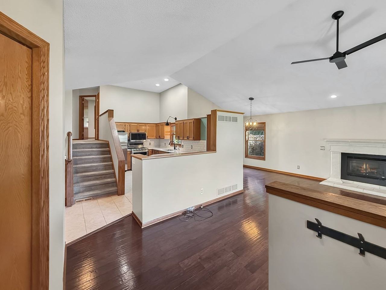 1770 Pheasant Cir - Photo 4 of 29