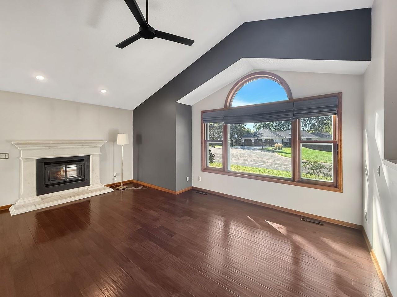 1770 Pheasant Cir - Photo 5 of 29