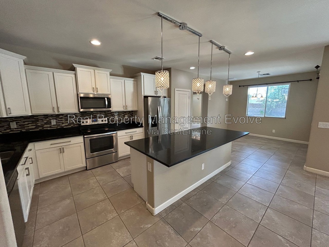 10251 W Lawrence Ln - Photo 7 of 27