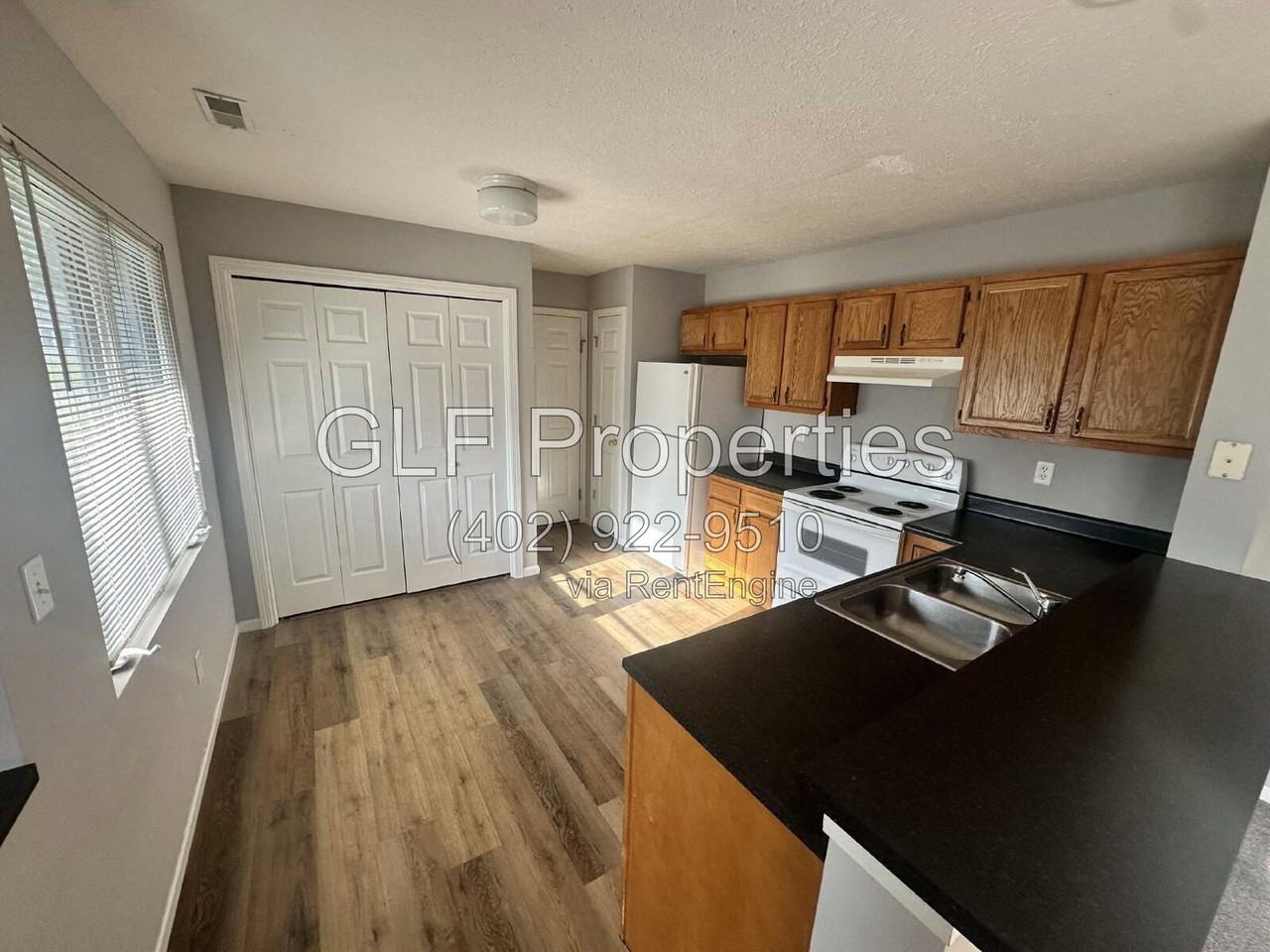210 Shugart St - Photo 2 of 9