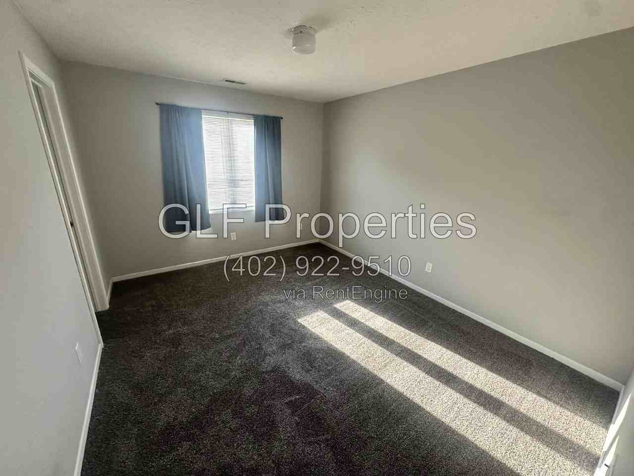 210 Shugart St - Photo 5 of 9