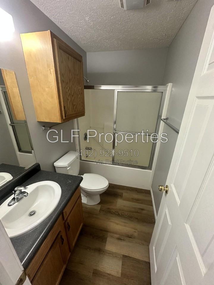 210 Shugart St - Photo 7 of 9