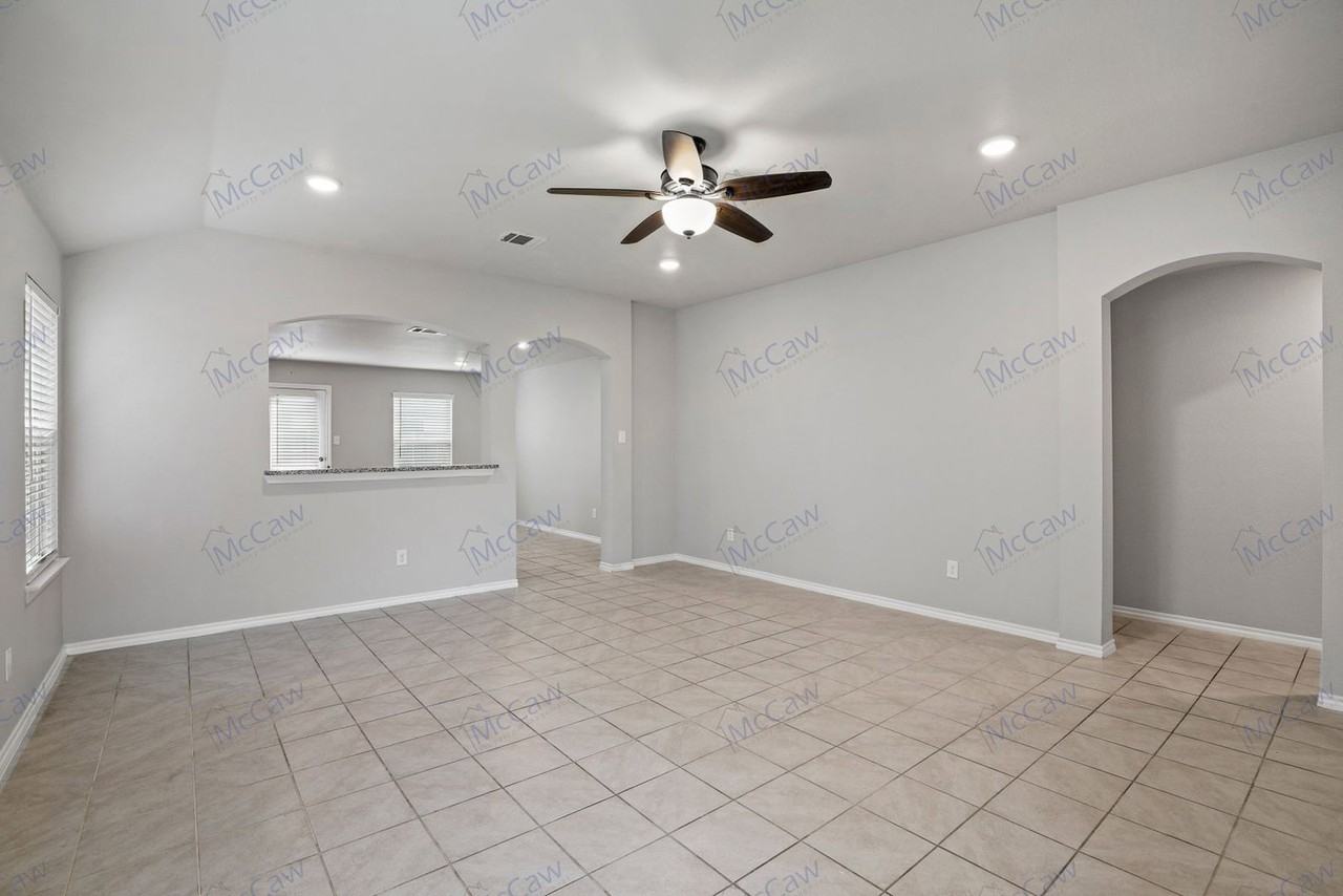 903 Meadow Wood Ln - Photo 6 of 17