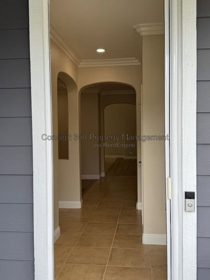 1514 Voyager Dr - Photo 3 of 50