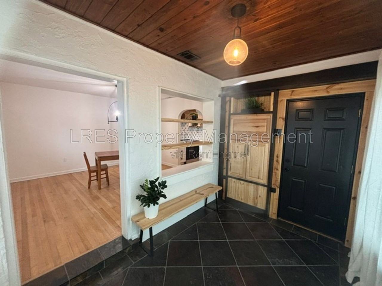 2412 E Church St - Photo 5 of 37