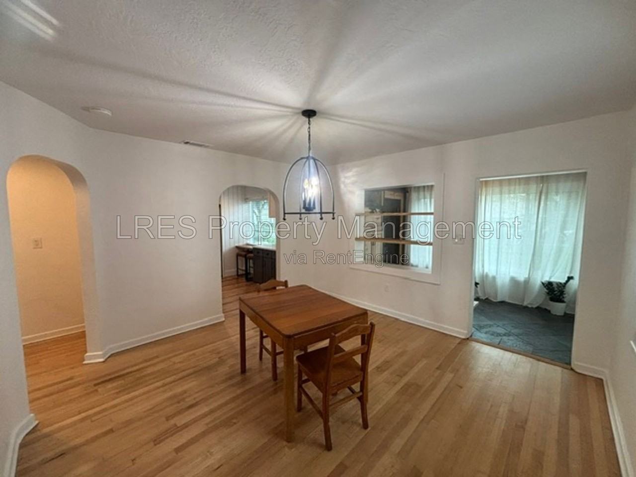 2412 E Church St - Photo 7 of 37