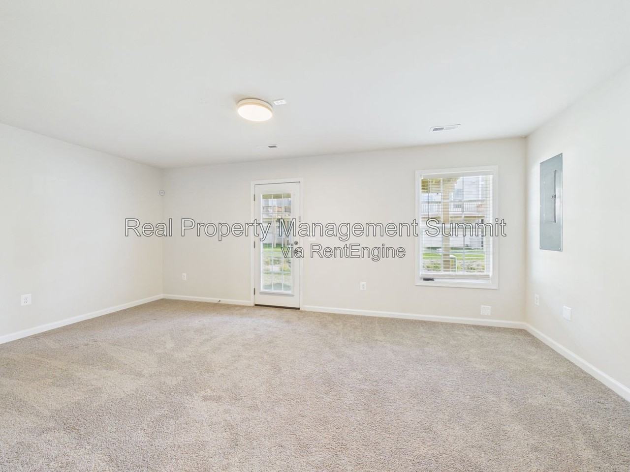 296 Willowshire Ct - Photo 3 of 32