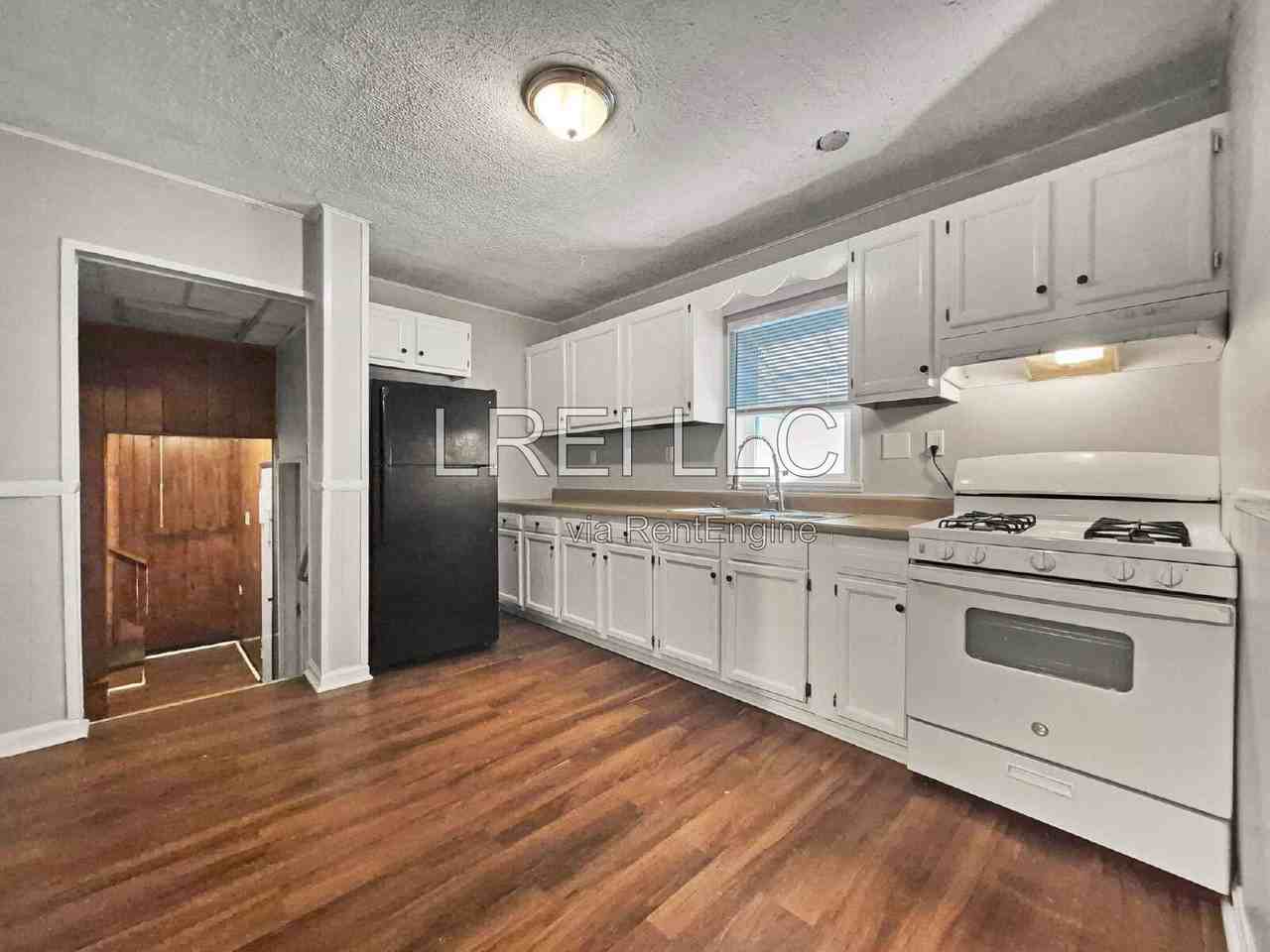 2710 Duncan St - Photo 3 of 14