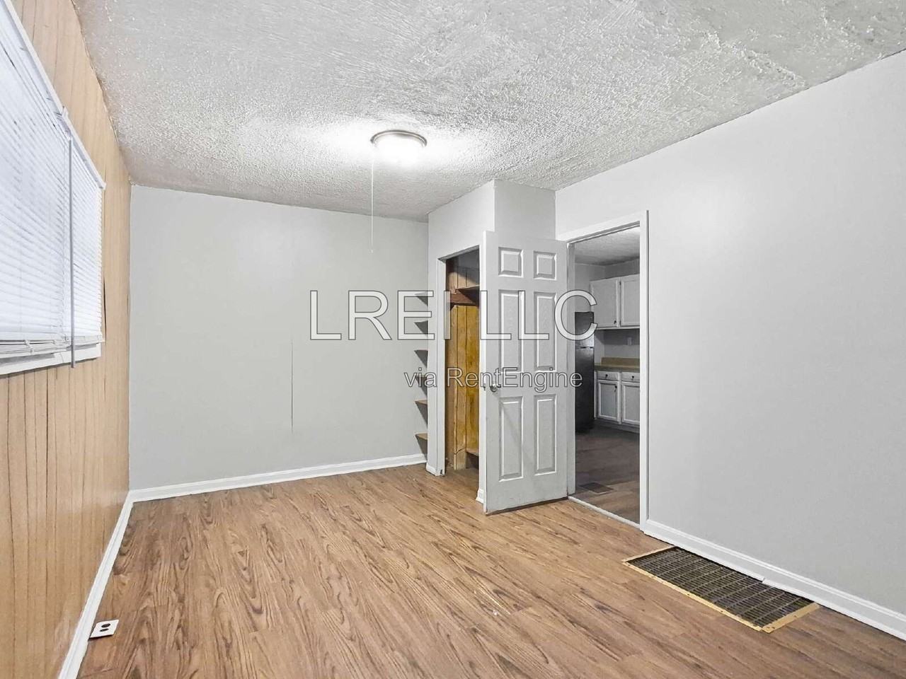 2710 Duncan St - Photo 5 of 14