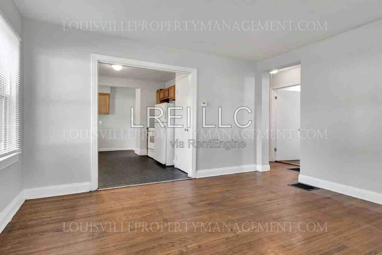 300 N 38th St - Photo 2 of 19