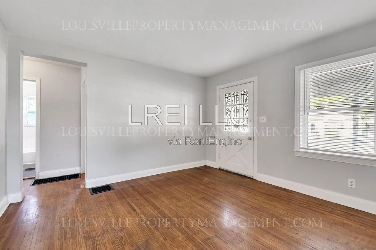 300 N 38th St - Photo 5 of 19