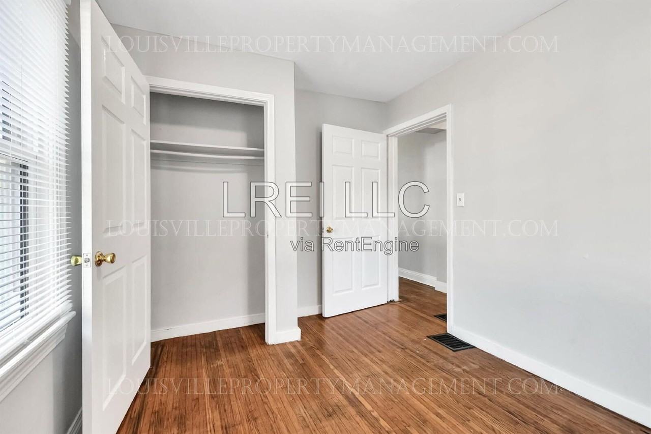 300 N 38th St - Photo 7 of 19