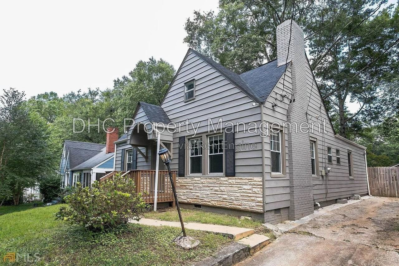 1739 Beecher St Sw - Photo 3 of 26
