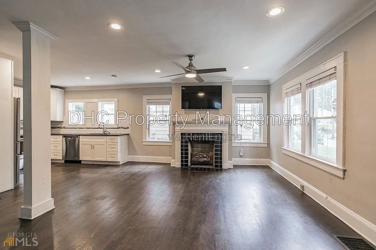 1739 Beecher St Sw - Photo 4 of 26