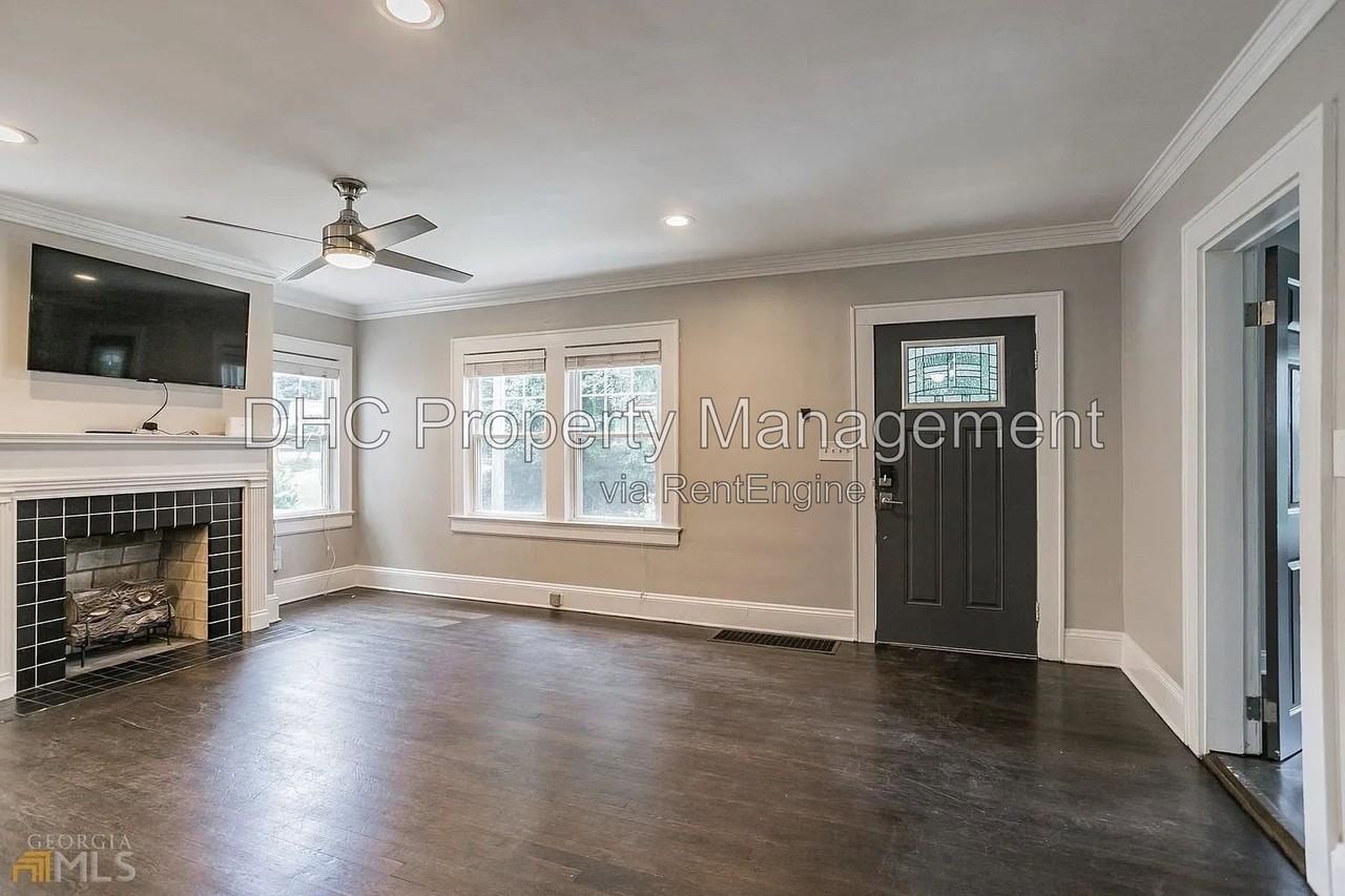 1739 Beecher St Sw - Photo 5 of 26