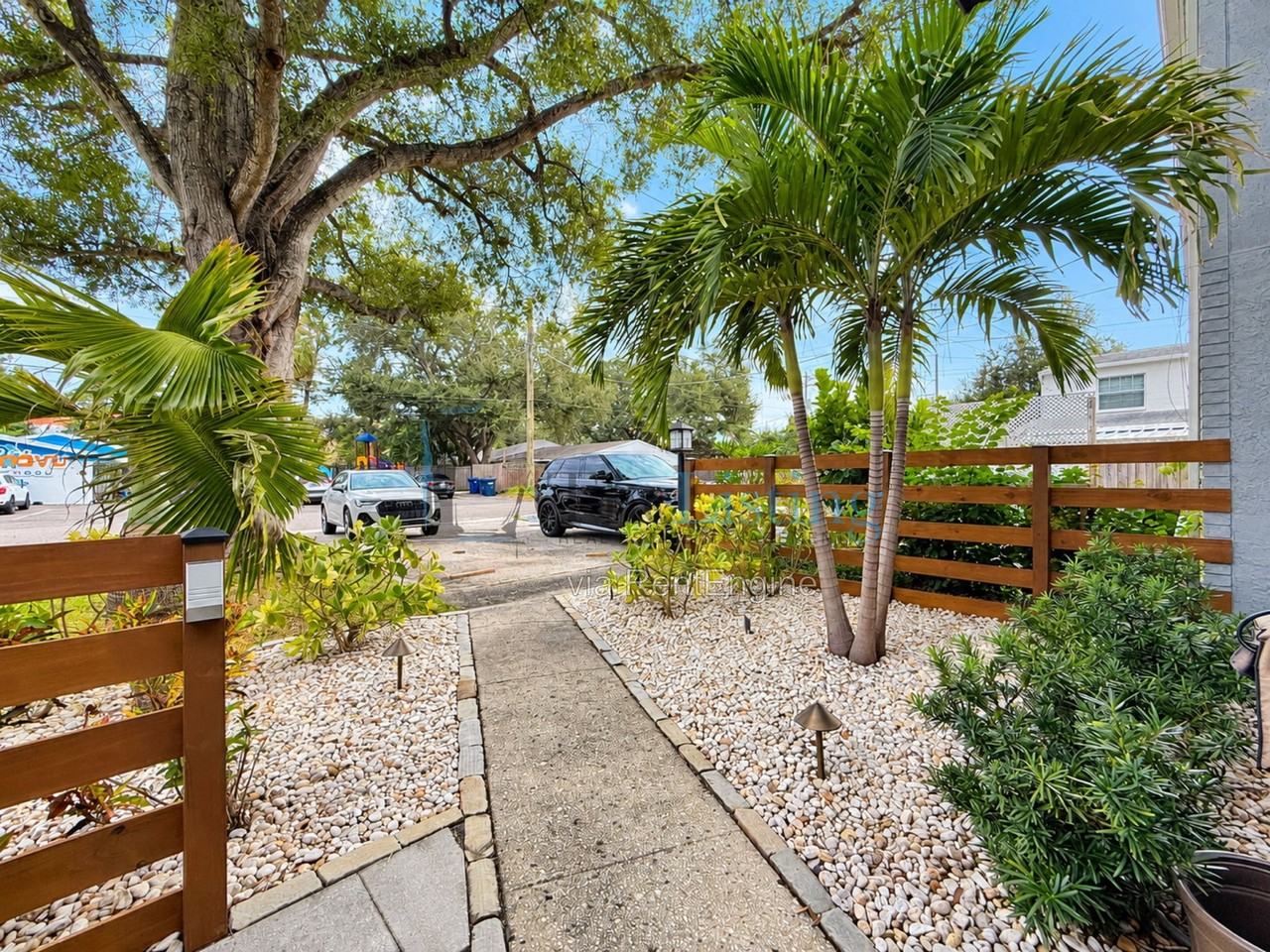 3204 W De Leon St #A - Photo 4 of 28