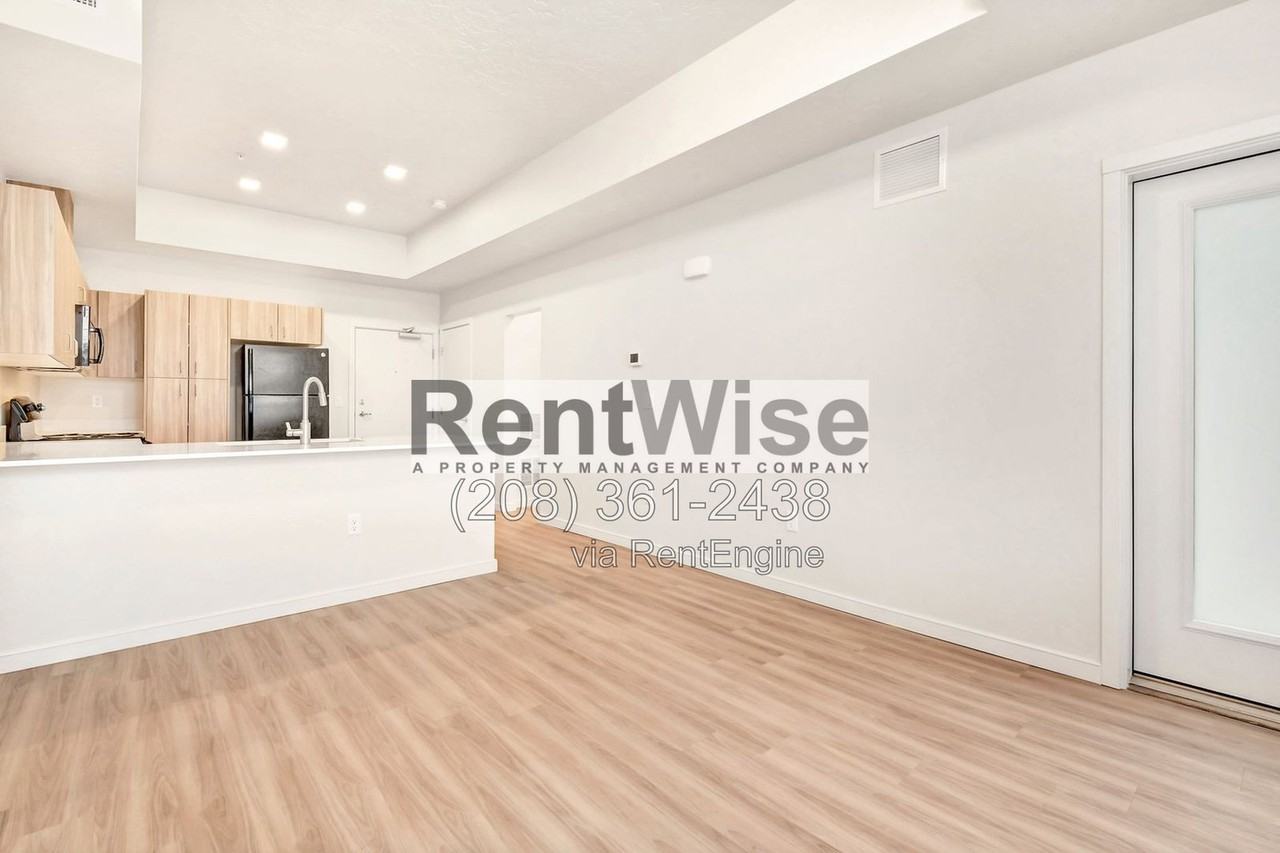 385 E 42nd St #312 - Photo 5 of 22