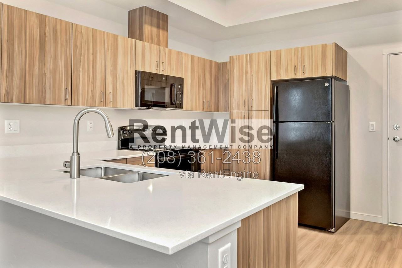 385 E 42nd St #312 - Photo 6 of 22
