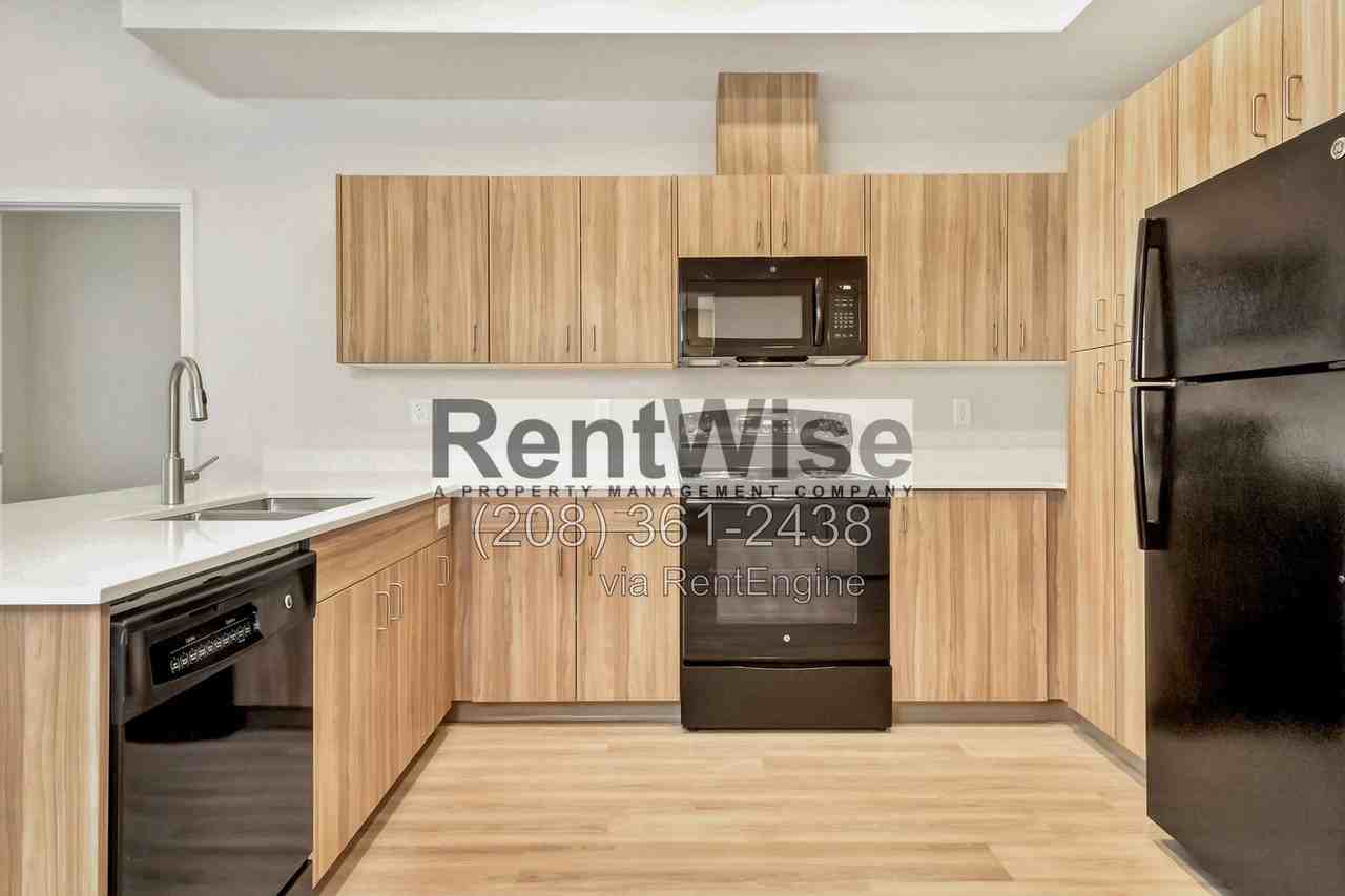 385 E 42nd St #312 - Photo 7 of 22