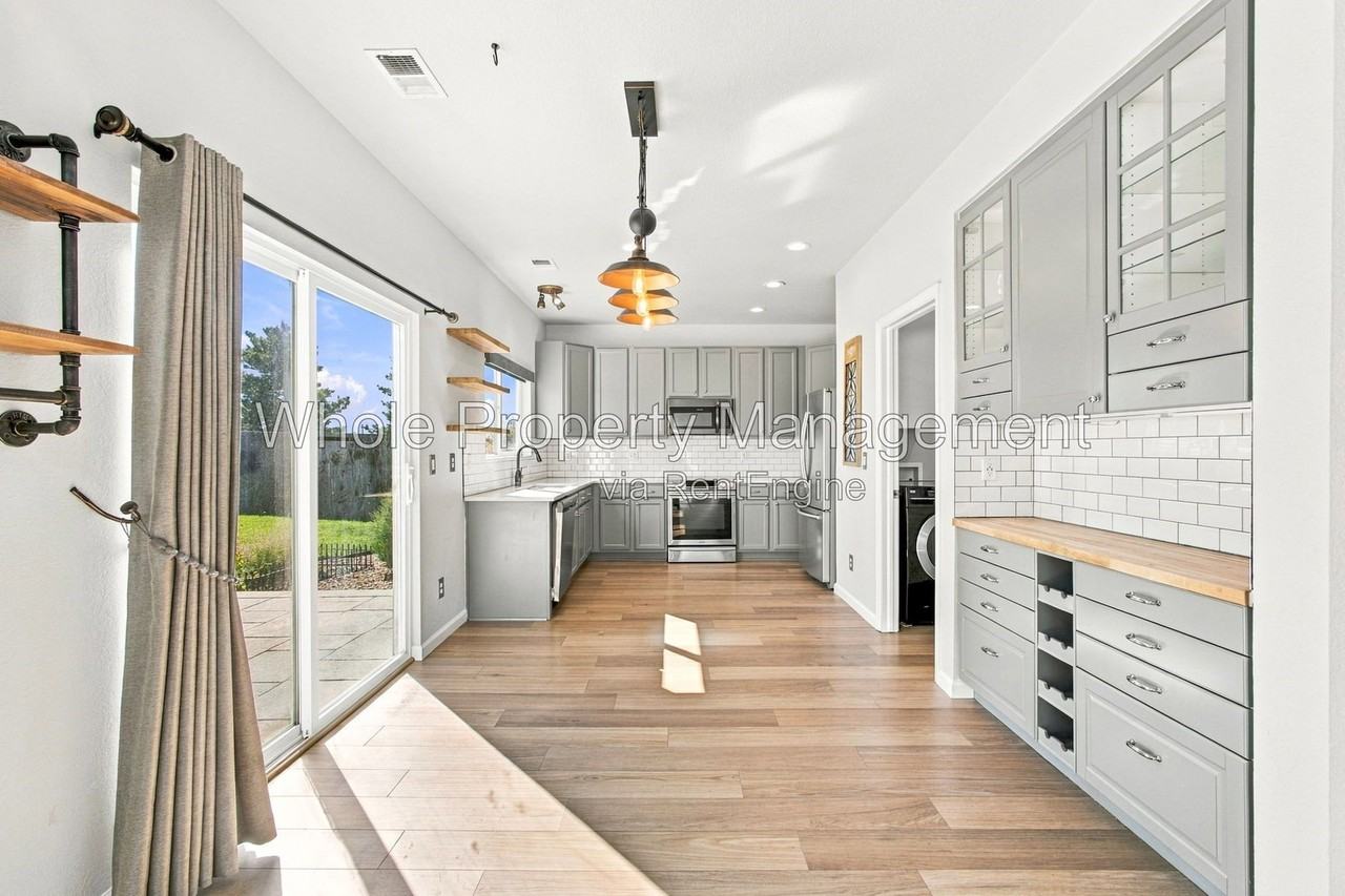 16814 E Hollow Horn Ave - Photo 6 of 24