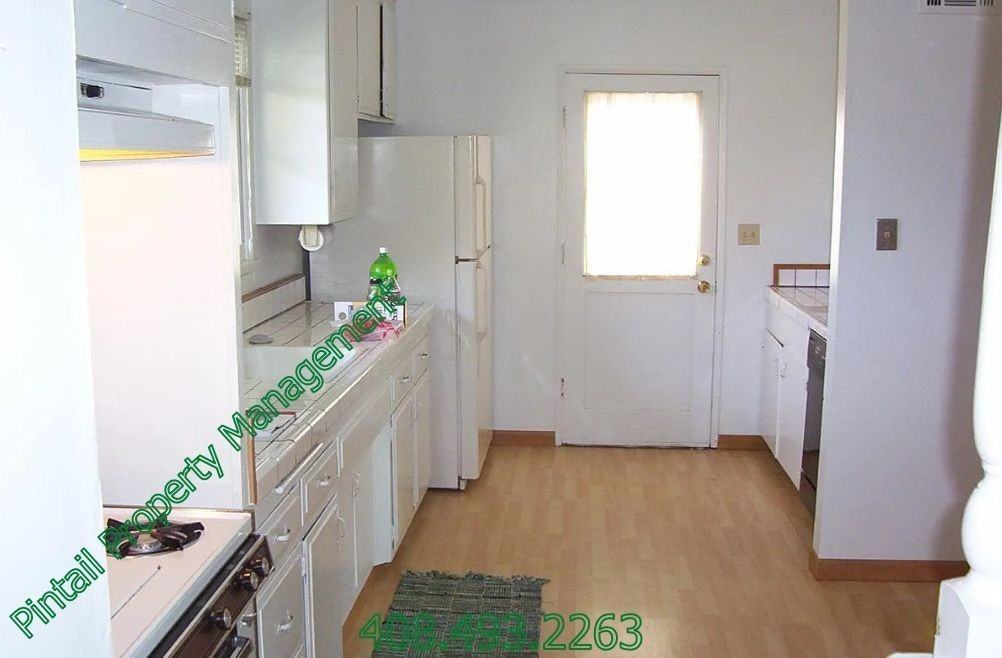 1471 Blossom Hill Rd - Photo 3 of 11