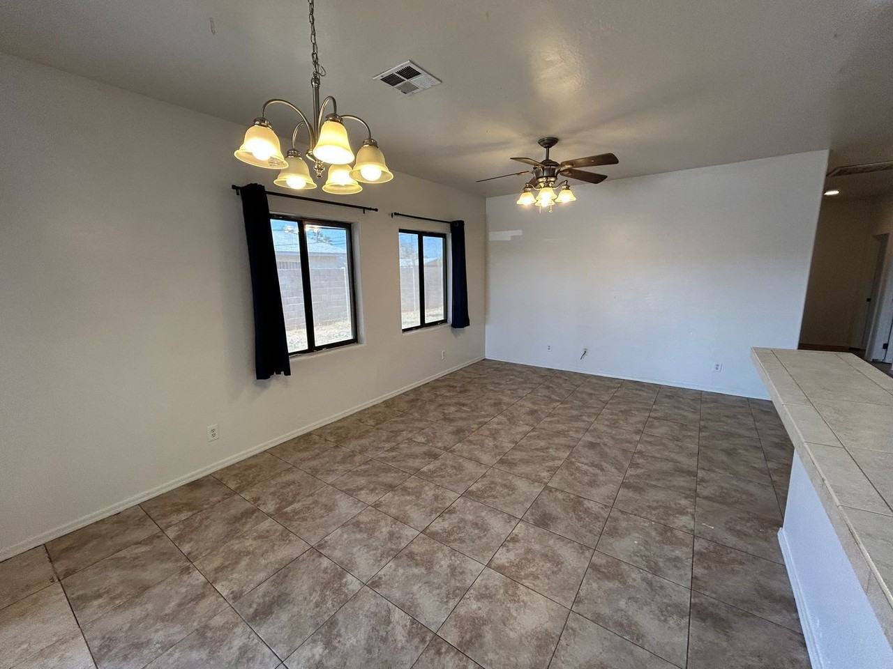 15601 N Verde St - Photo 4 of 23