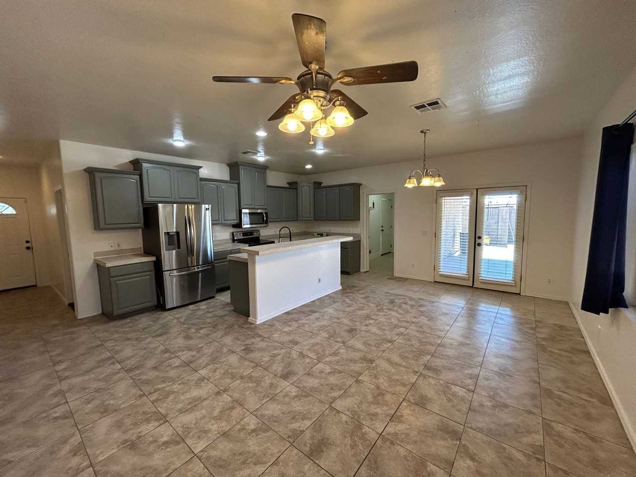 15601 N Verde St - Photo 5 of 23