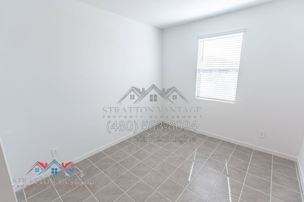 17328 W Mission Ln - Photo 6 of 38