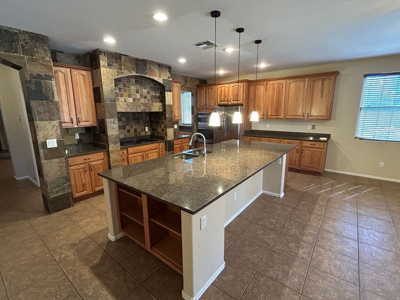 11824 N 144th Dr - Photo 5 of 35