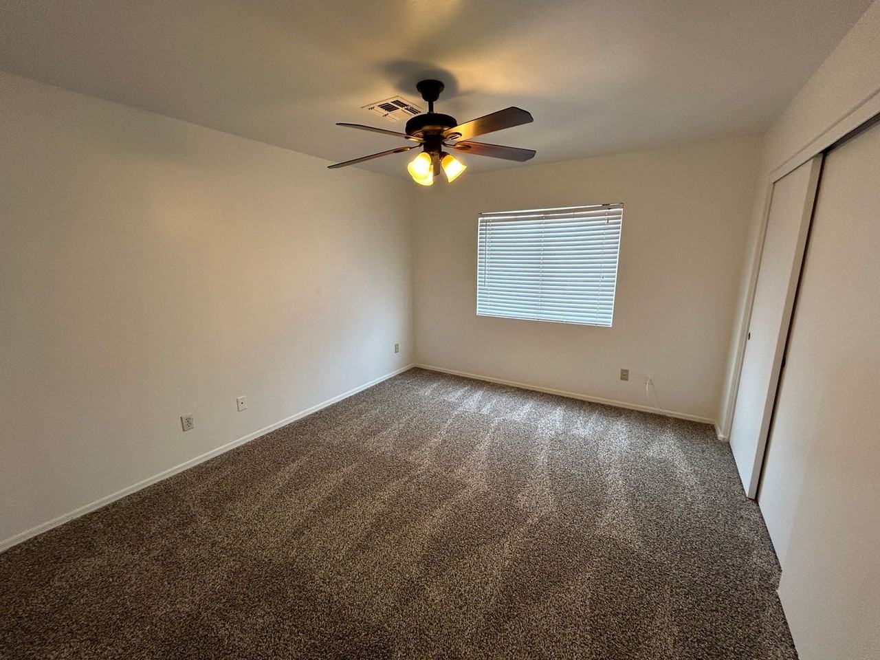11932 W Charter Oak Rd - Photo 5 of 9
